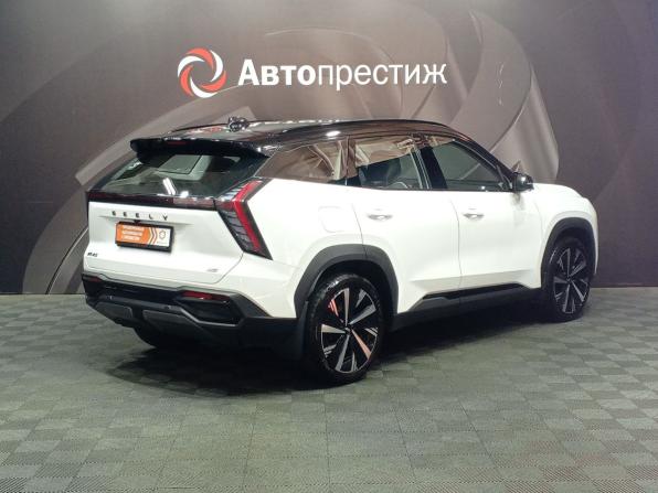 Geely Atlas II с пробегом 2024 года, цена 3 750 000 рублей, 2000 км, внедорожник, Автокод Объявления