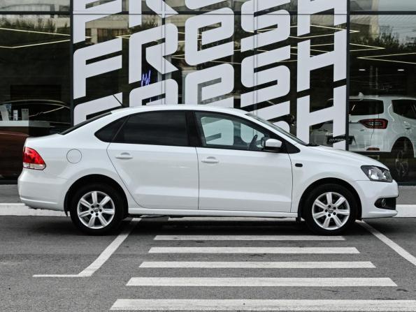 Volkswagen Polo V с пробегом 2015 года, цена 1 185 000 рублей, 97374 км, седан, Автокод Объявления