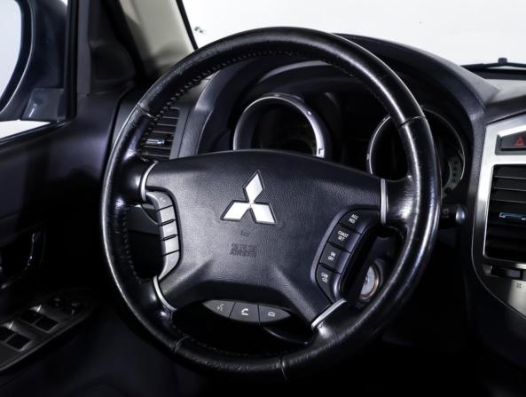 Mitsubishi Pajero IV Рестайлинг 2 с пробегом 2015 года, цена 2 690 000 рублей, 195814 км, внедорожник, Автокод Объявления