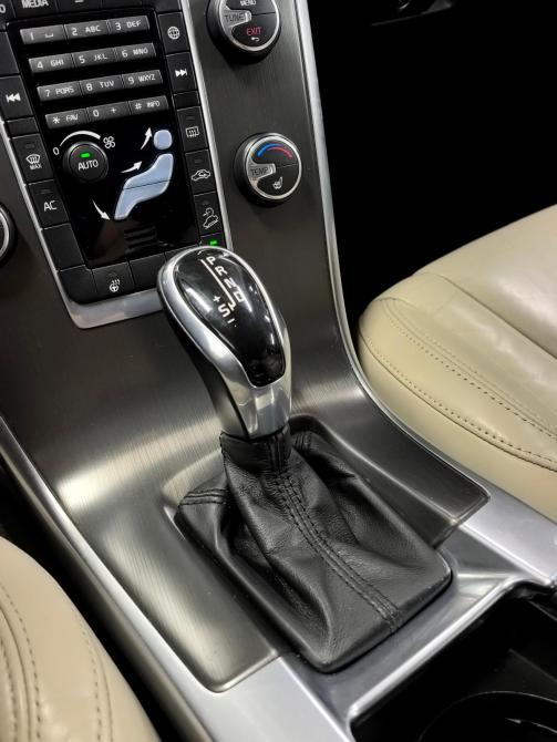 Volvo XC60 I Рестайлинг Санкт-Петербург  - изображение 16