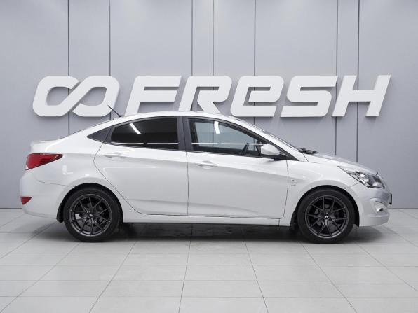Hyundai Solaris I Рестайлинг с пробегом 2015 года, цена 1 099 000 рублей, 154819 км, седан, Автокод Объявления