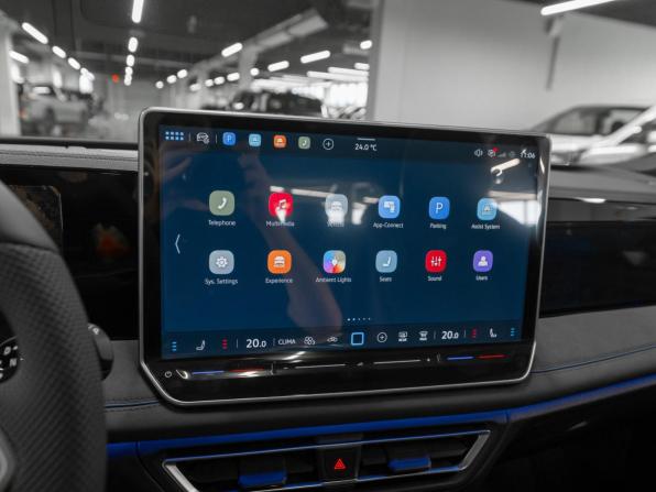 Volkswagen Tiguan III (China Market) с пробегом 2026 года, цена 4 600 000 рублей, 50 км, внедорожник, Автокод Объявления
