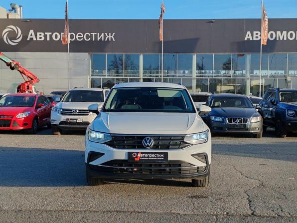 Volkswagen Tiguan II Рестайлинг с пробегом 2021 года, цена 2 599 000 рублей, 92180 км, внедорожник, Автокод Объявления