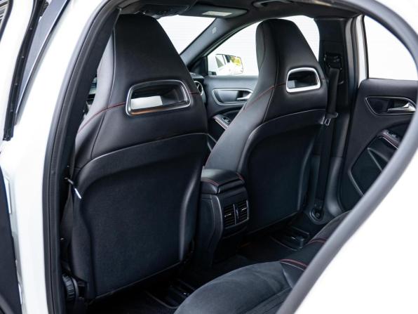 Mercedes-Benz GLA I (X156) Рестайлинг с пробегом 2018 года, цена 2 640 000 рублей, 80638 км, внедорожник, Автокод Объявления