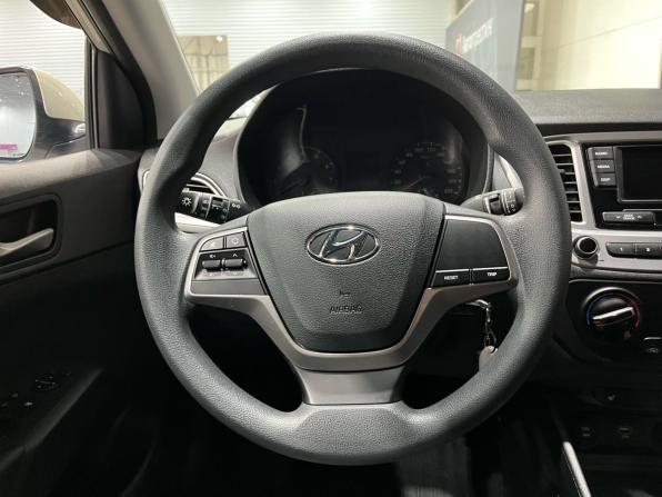 Hyundai Solaris II с пробегом 2019 года, цена 1 445 000 рублей, 70600 км, седан, Автокод Объявления