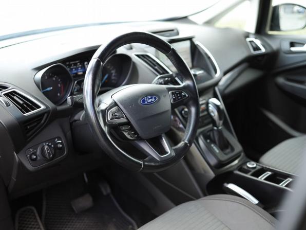 Ford C-MAX II Рестайлинг с пробегом 2017 года, цена 1 209 000 рублей, 175000 км, компактвэн, Автокод Объявления