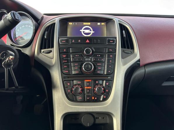 Opel Astra J Рестайлинг с пробегом 2011 года, цена 690 000 рублей, 166000 км, хэтчбек, Автокод Объявления