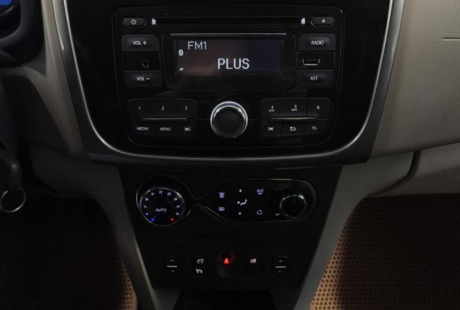 Renault Logan II с пробегом 2016 года, цена 699 000 рублей, 183364 км, седан, Автокод Объявления