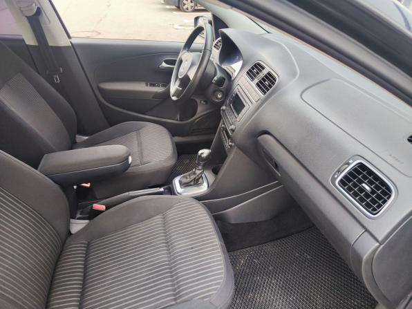 Volkswagen Polo V с пробегом 2012 года, цена 833 000 рублей, 95117 км, седан, Автокод Объявления