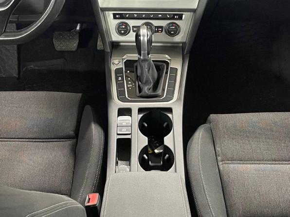 Volkswagen Passat B8 с пробегом 2017 года, цена 1 449 000 рублей, 196000 км, универсал, Автокод Объявления