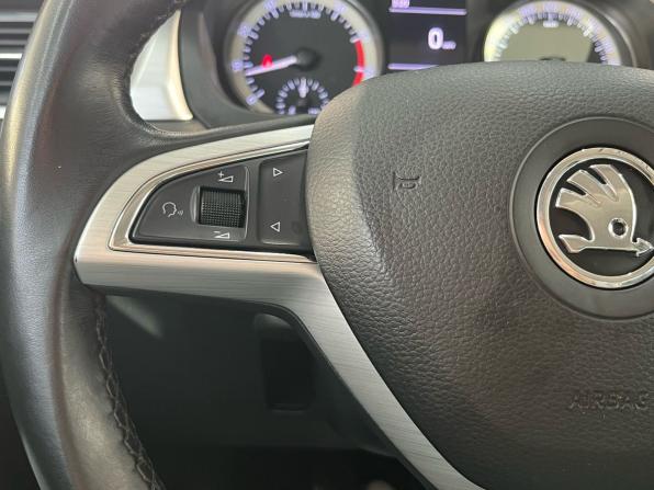 Skoda Rapid I с пробегом 2016 года, цена 1 149 000 рублей, 172000 км, лифтбек, Автокод Объявления