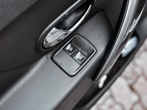 Renault Logan II Рестайлинг с пробегом 2019 года, цена 855 000 рублей, 156955 км, седан, Автокод Объявления