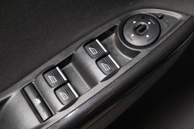 Ford Focus III Рестайлинг с пробегом 2015 года, цена 1 279 000 рублей, 175998 км, хэтчбек, Автокод Объявления