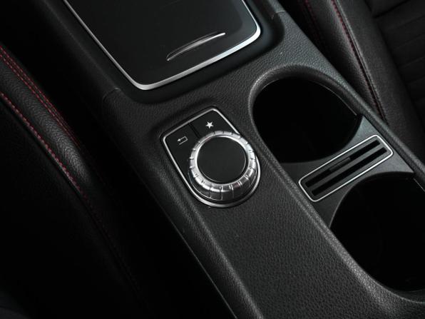 Mercedes-Benz GLA I (X156) Рестайлинг с пробегом 2018 года, цена 2 669 000 рублей, 97780 км, внедорожник, Автокод Объявления