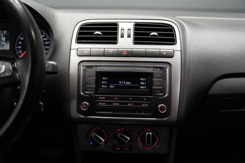 Volkswagen Polo V Рестайлинг Крым  - изображение 22