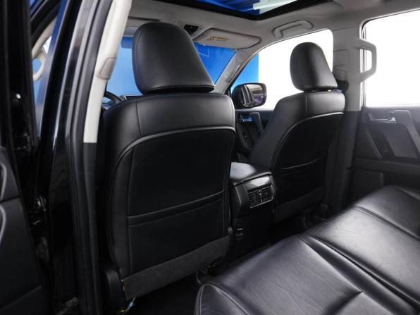 Toyota Land Cruiser Prado 150 Series Рестайлинг 2 с пробегом 2017 года, цена 4 649 077 рублей, 294320 км, внедорожник, Автокод Объявления