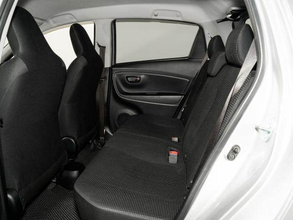 Toyota Vitz III (XP130) Рестайлинг с пробегом 2014 года, цена 780 500 рублей, 77702 км, хэтчбек, Автокод Объявления