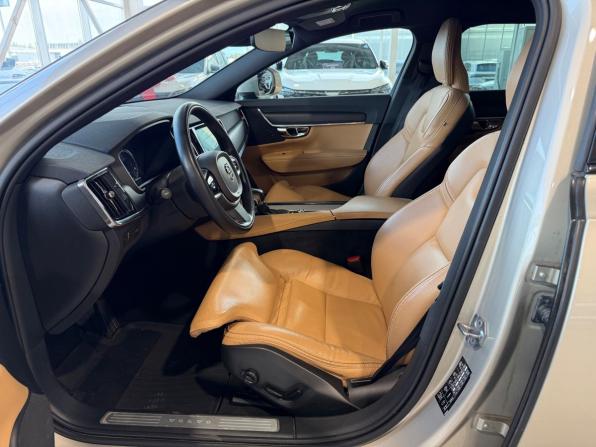 Volvo V90 Cross Country I с пробегом 2018 года, цена 3 175 900 рублей, 136164 км, универсал, Автокод Объявления