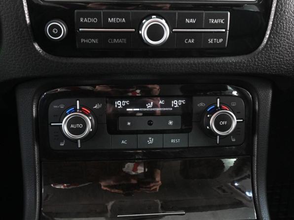 Volkswagen Touareg II с пробегом 2011 года, цена 2 399 000 рублей, 139981 км, внедорожник, Автокод Объявления