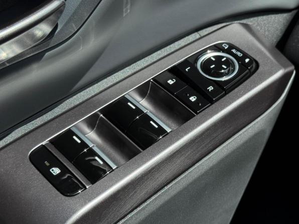 Toyota Wildlander II с пробегом 2026 года, цена 4 449 000 рублей, 14 км, внедорожник, Автокод Объявления