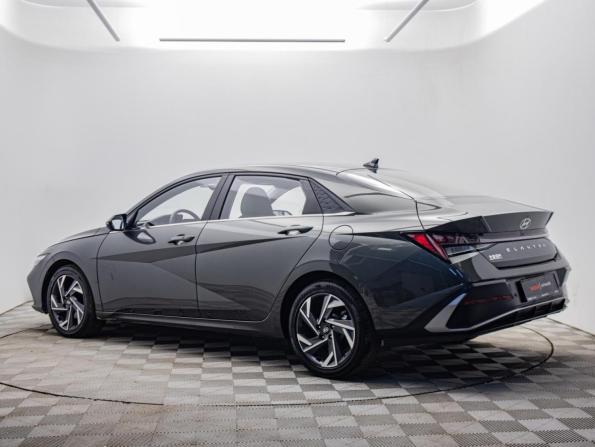 Hyundai Elantra VII (CN7) Рестайлинг с пробегом 2024 года, цена 2 239 000 рублей, 13078 км, седан, Автокод Объявления