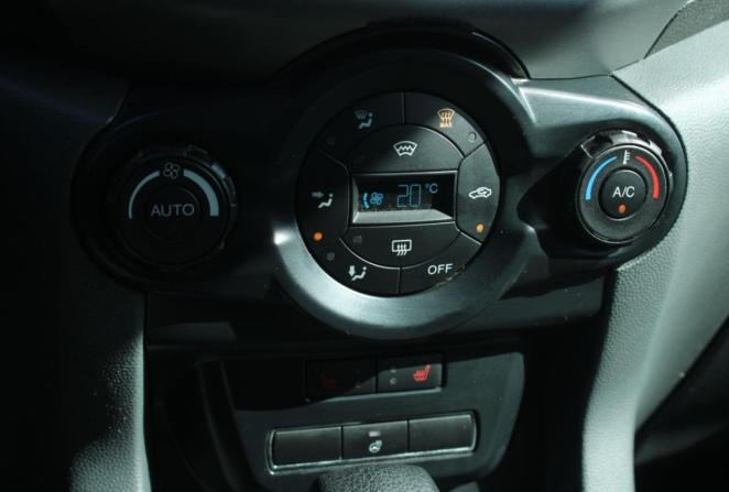 Ford EcoSport II с пробегом 2018 года, цена 1 200 000 рублей, 62615 км, внедорожник, Автокод Объявления