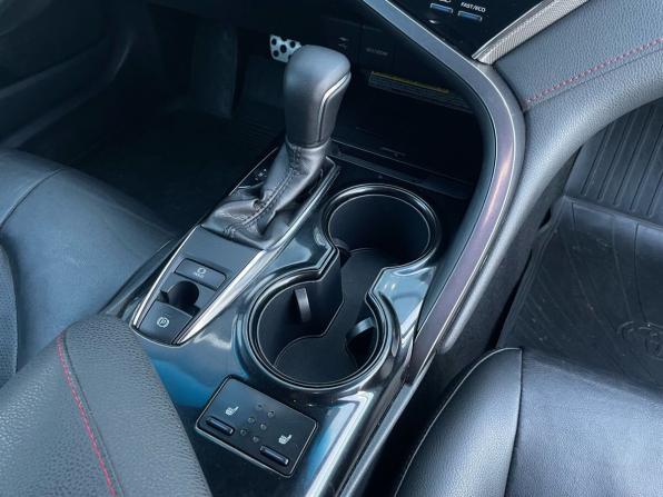 Toyota Camry VIII (XV70) с пробегом 2020 года, цена 2 390 000 рублей, 146000 км, седан, Автокод Объявления