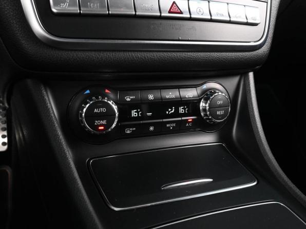 Mercedes-Benz GLA I (X156) Рестайлинг с пробегом 2018 года, цена 2 669 000 рублей, 97780 км, внедорожник, Автокод Объявления