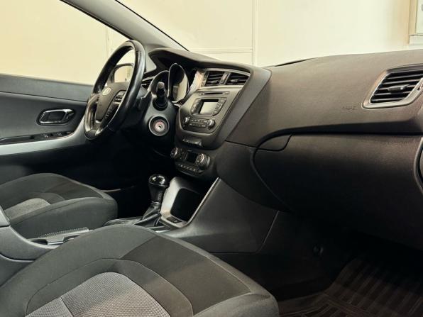 Kia Ceed II Рестайлинг с пробегом 2015 года, цена 1 060 000 рублей, 171000 км, хэтчбек, Автокод Объявления