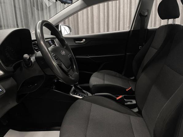 Hyundai Solaris II с пробегом 2017 года, цена 999 000 рублей, 102000 км, седан, Автокод Объявления