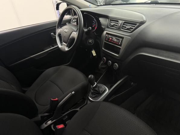 Kia Rio III Рестайлинг с пробегом 2016 года, цена 990 000 рублей, 130556 км, хэтчбек, Автокод Объявления