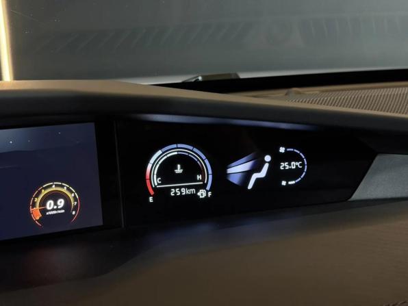 Changan UNI-V I с пробегом 2023 года, цена 2 350 000 рублей, 6312 км, лифтбек, Автокод Объявления