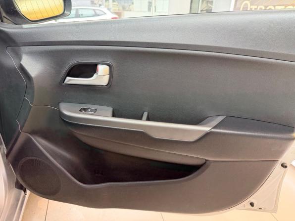 Kia Rio III Рестайлинг с пробегом 2016 года, цена 1 105 000 рублей, 158742 км, седан, Автокод Объявления