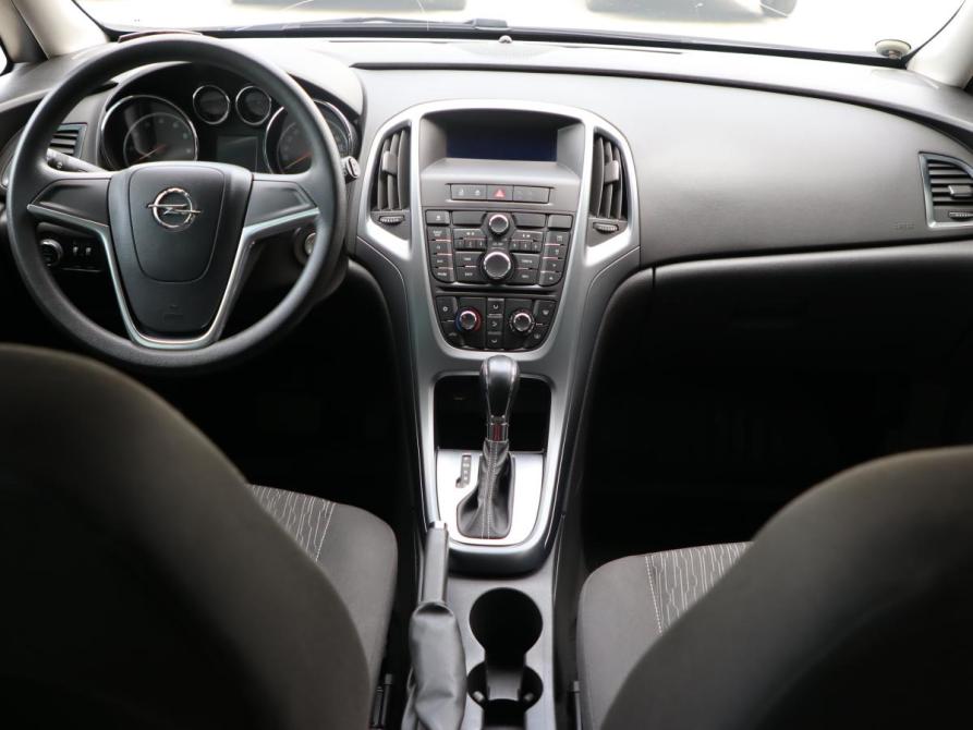 Opel Astra J Рестайлинг Санкт-Петербург  - изображение 11