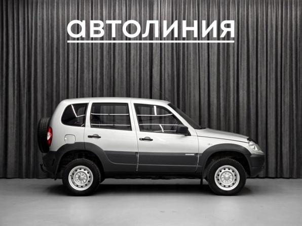 Chevrolet Niva I Рестайлинг с пробегом 2013 года, цена 559 000 рублей, 140000 км, внедорожник, Автокод Объявления