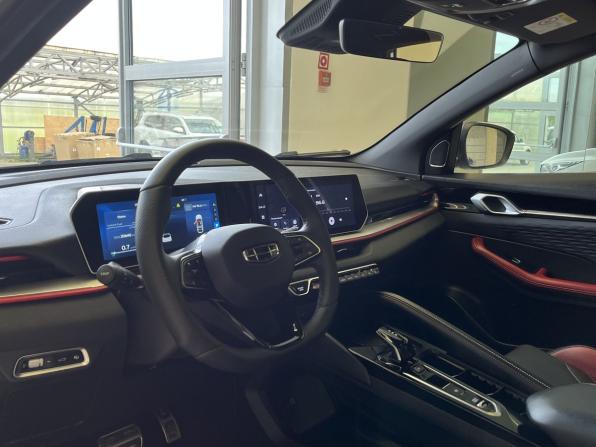 Geely Coolray I Рестайлинг с пробегом 2023 года, цена 2 129 000 рублей, 20600 км, внедорожник, Автокод Объявления