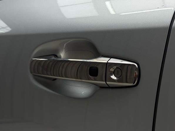 Toyota Land Cruiser 200 Series Рестайлинг 1 с пробегом 2013 года, цена 3 759 000 рублей, 244860 км, внедорожник, Автокод Объявления