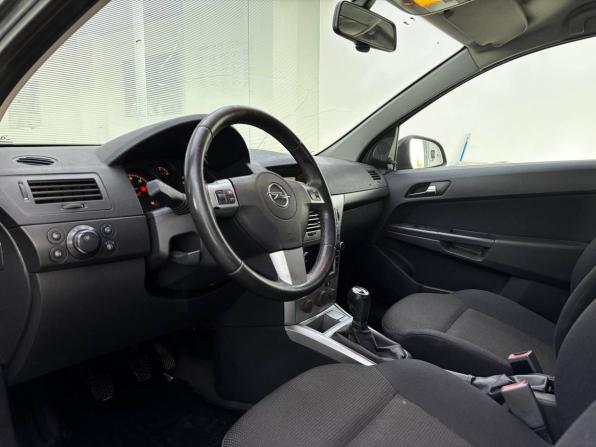 Opel Astra H Рестайлинг с пробегом 2013 года, цена 499 000 рублей, 238775 км, седан, Автокод Объявления