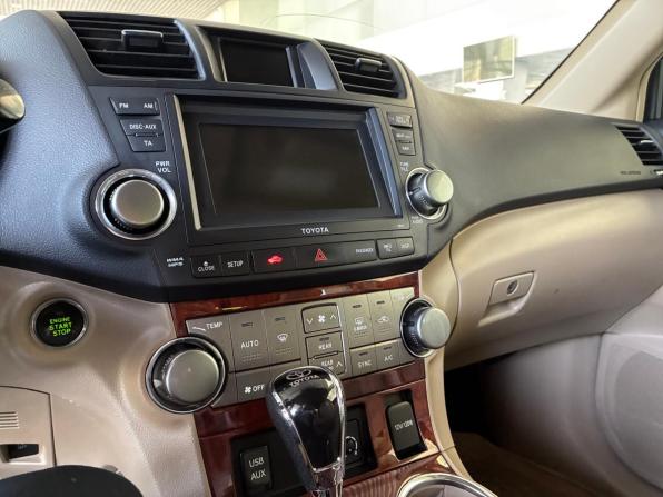 Toyota Highlander II (XU40) Рестайлинг с пробегом 2011 года, цена 1 725 000 рублей, 210000 км, внедорожник, Автокод Объявления
