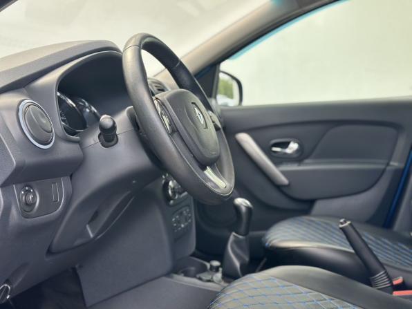 Renault Sandero II с пробегом 2014 года, цена 535 000 рублей, 184297 км, хэтчбек, Автокод Объявления