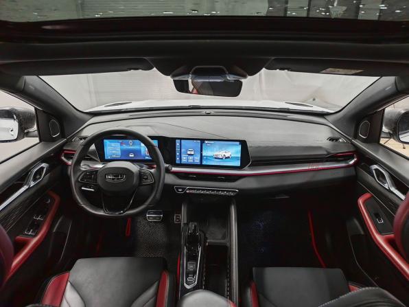 Geely Coolray I Рестайлинг с пробегом 2023 года, цена 1 943 000 рублей, 50045 км, внедорожник, Автокод Объявления