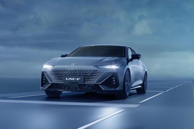 Новый Changan UNI-V I 2024 года, цена 2 979 900 рублей, лифтбек, Автокод Объявления