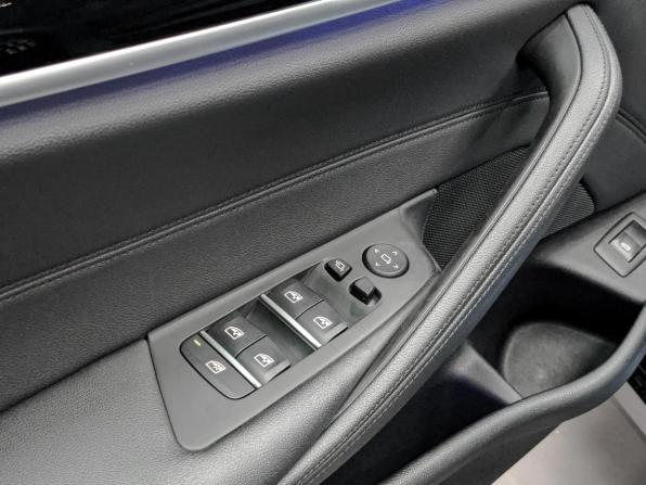 BMW 5 серии VII (G30/G31/G38) с пробегом 2019 года, цена 3 700 000 рублей, 89425 км, седан, Автокод Объявления