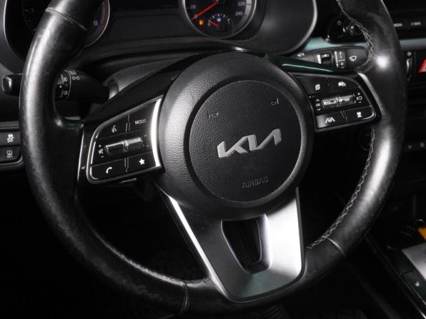 Kia Cerato IV Рестайлинг с пробегом 2022 года, цена 2 330 000 рублей, 79932 км, седан, Автокод Объявления
