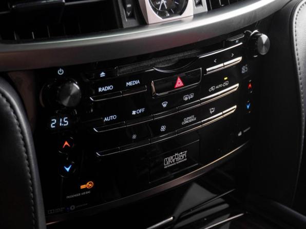 Lexus LX III Рестайлинг 2 с пробегом 2019 года, цена 10 600 000 рублей, 129800 км, внедорожник, Автокод Объявления