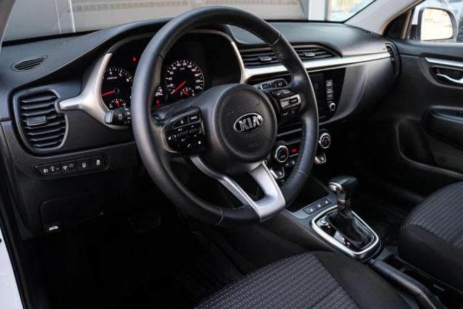 Kia Rio IV Рестайлинг с пробегом 2021 года, цена 2 100 000 рублей, 11373 км, хэтчбек, Автокод Объявления