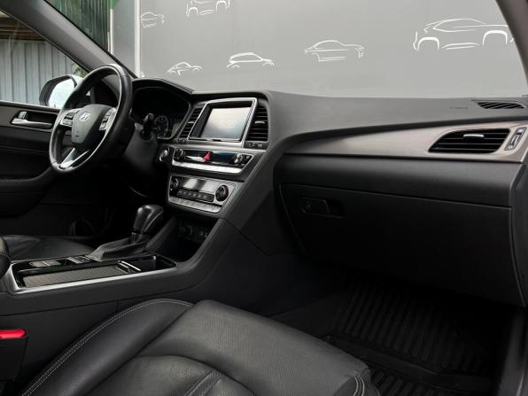 Hyundai Sonata VII (LF) Рестайлинг с пробегом 2018 года, цена 1 623 800 рублей, 26972 км, седан, Автокод Объявления