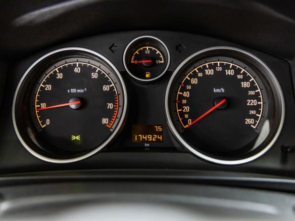 Opel Zafira B Рестайлинг с пробегом 2012 года, цена 778 000 рублей, 174924 км, компактвэн, Автокод Объявления