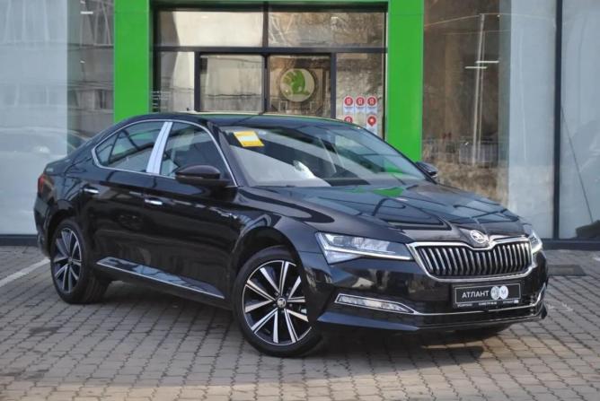 Skoda Superb III Рестайлинг с пробегом 2025 года, цена 3 490 000 рублей, 10 км, лифтбек, Автокод Объявления