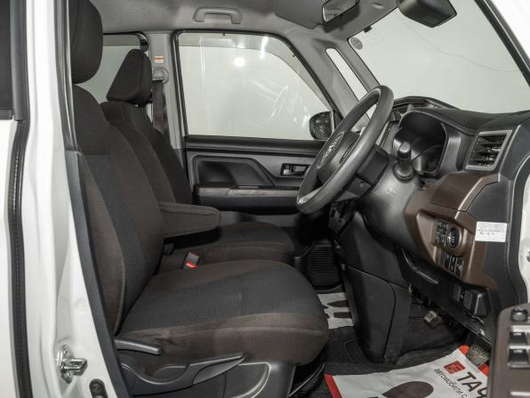 Toyota Roomy I Рестайлинг с пробегом 2021 года, цена 905 000 рублей, 152000 км, микровэн, Автокод Объявления